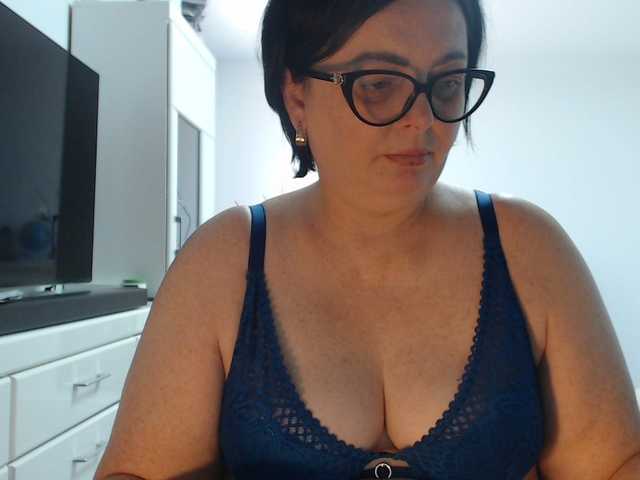 Emyllywhite