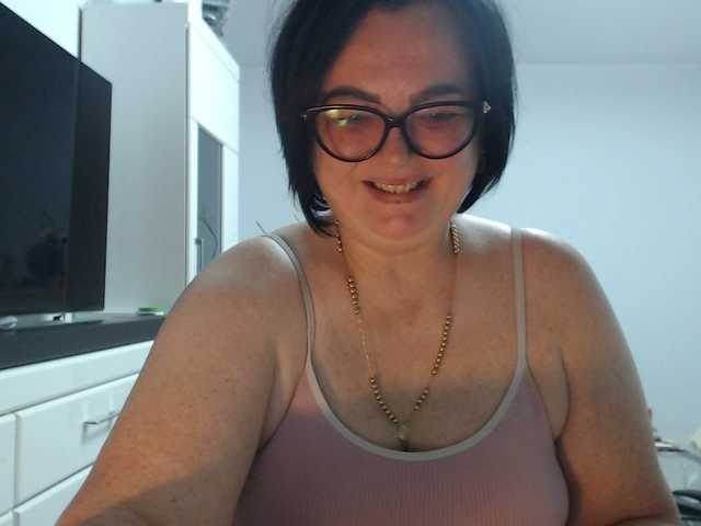 Emyllywhite