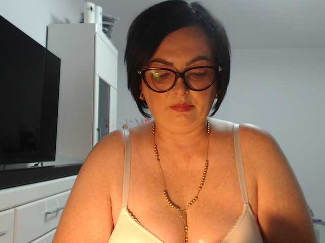 Emyllywhite
