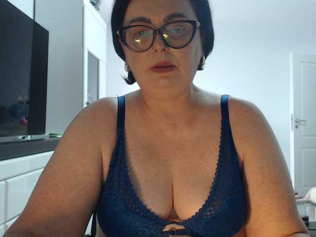Emyllywhite