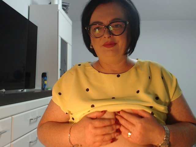 Emyllywhite