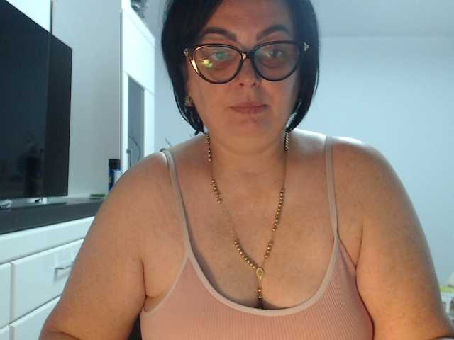 Emyllywhite