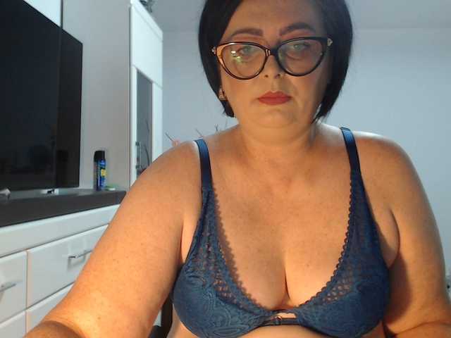 Emyllywhite