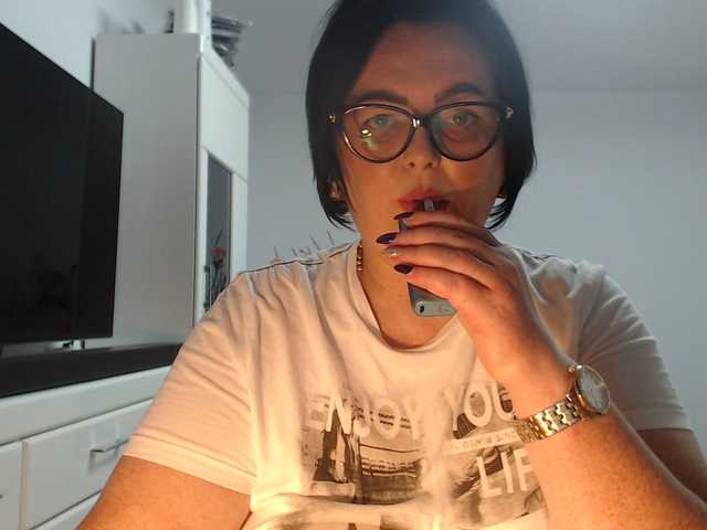 Emyllywhite Cam en direct sur BongaCams