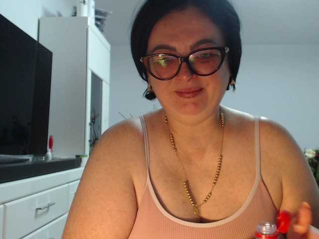 Emyllywhite live cam