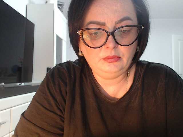 Emyllywhite live cam preview