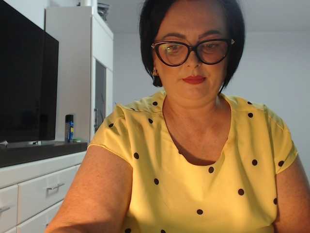 Emyllywhite live cam preview