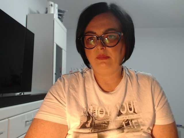 Emyllywhite live webcam show