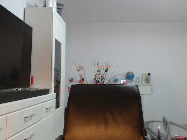 Emyllywhite live cam on BongaCams