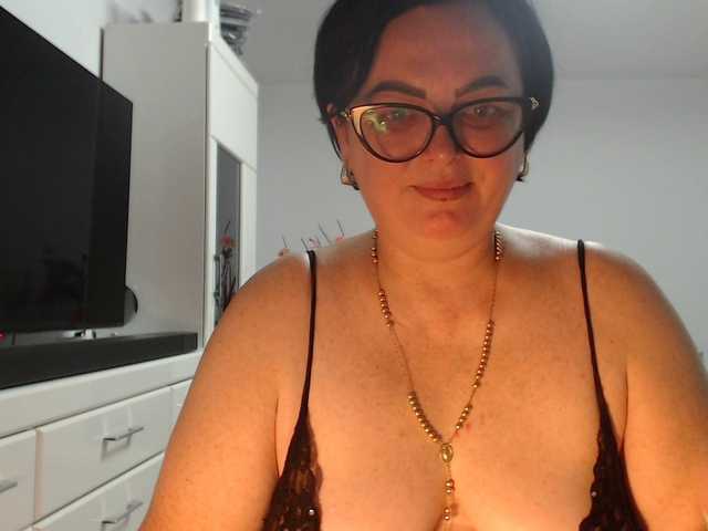 Emyllywhite