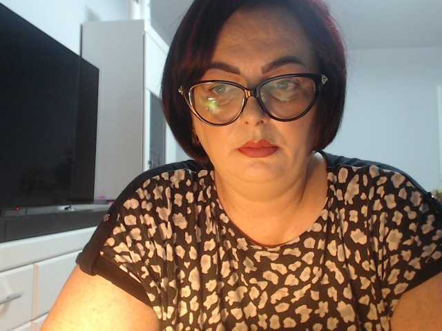 Emyllywhite live cam