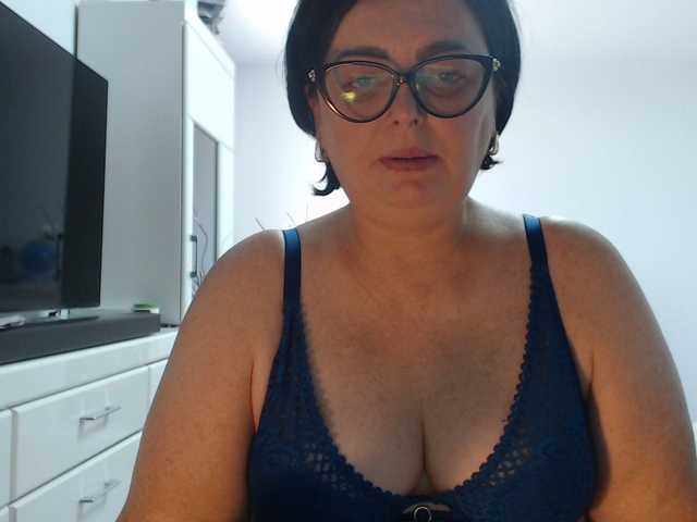 Emyllywhite