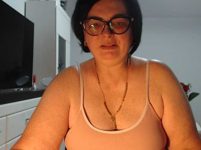 Emyllywhite