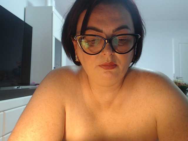 Emyllywhite