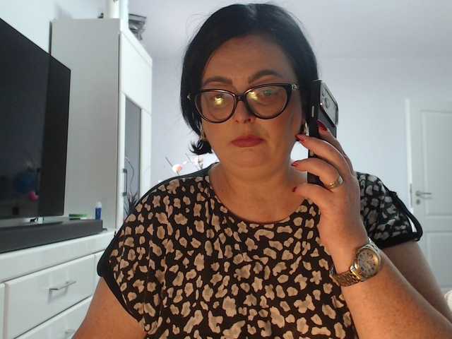 Emyllywhite live cam preview
