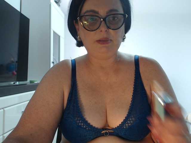 Emyllywhite