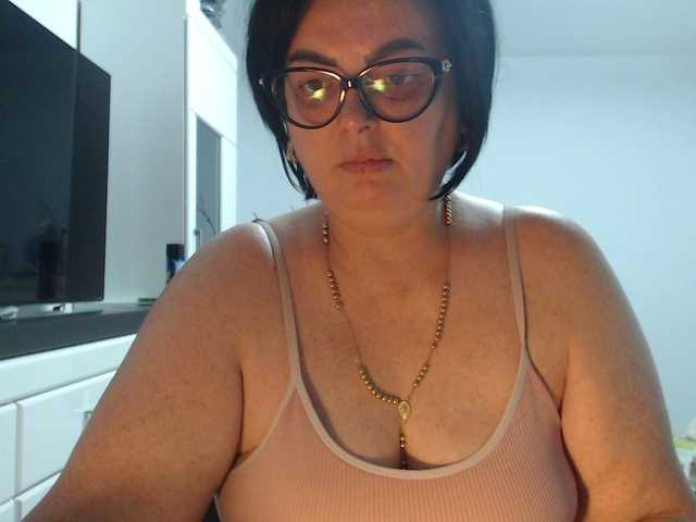 Emyllywhite