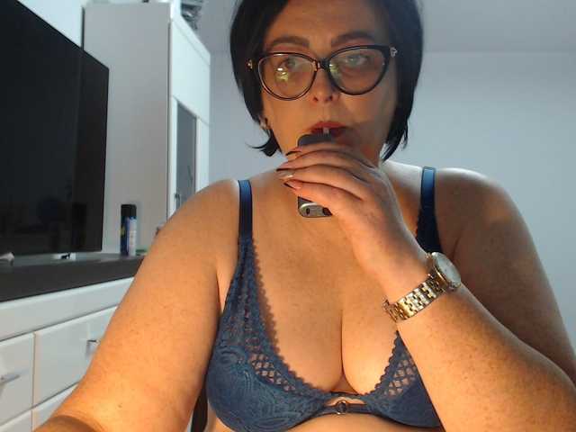 Emyllywhite