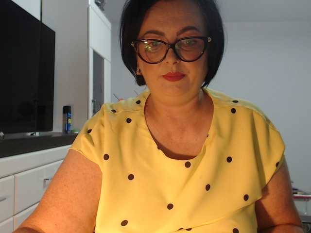 Emyllywhite live cam preview