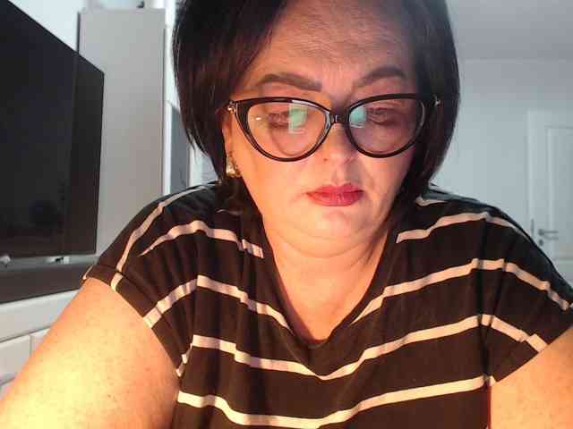 Emyllywhite webcam