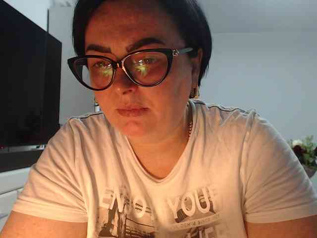 Emyllywhite webcam