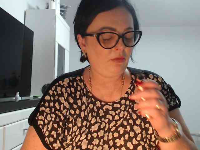 Emyllywhite webcam