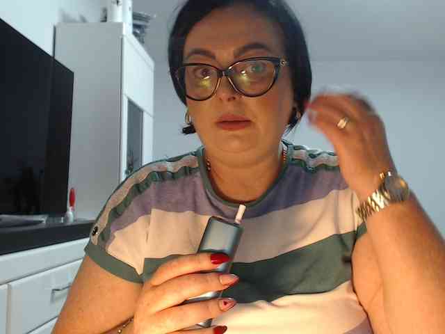 Emyllywhite webcam