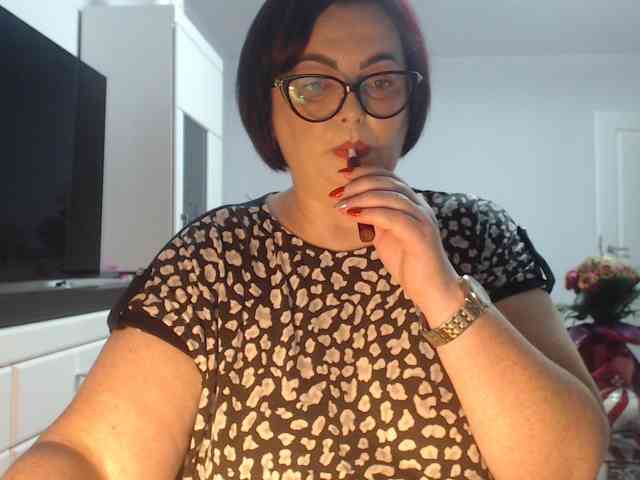 Emyllywhite webcam
