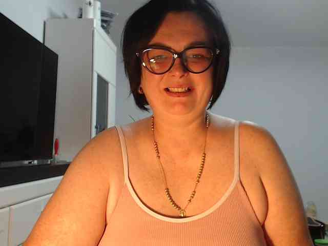 Emyllywhite webcam