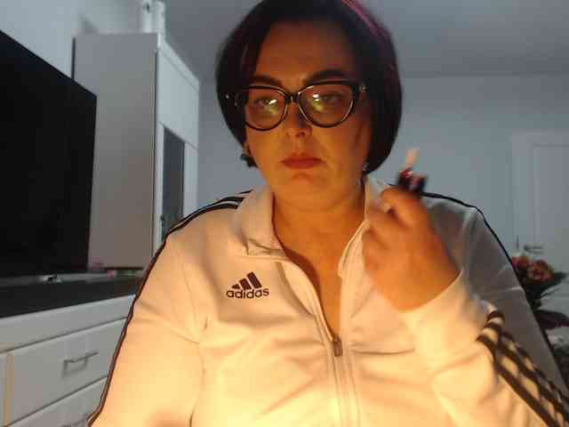 Emyllywhite webcam