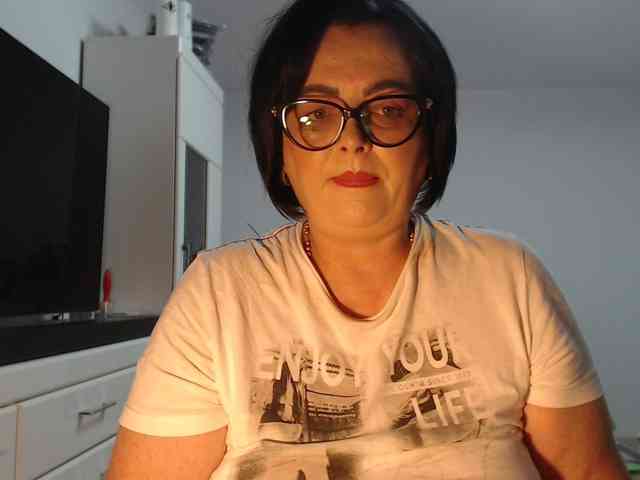 Emyllywhite webcam