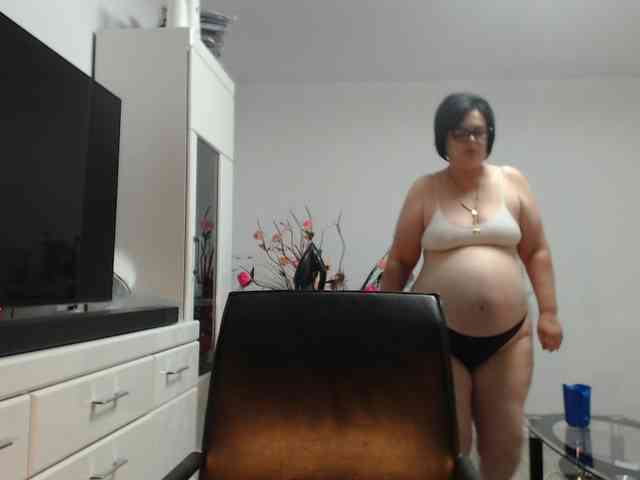 Emyllywhite webcam