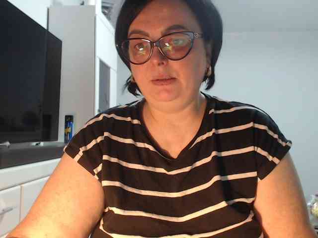 Emyllywhite webcam