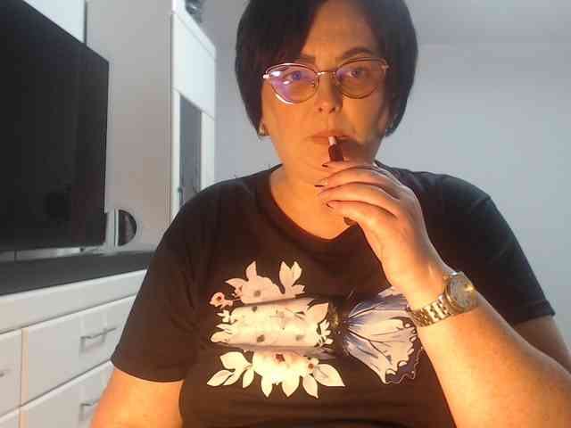 Emyllywhite webcam