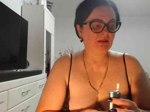 Emyllywhite webcam