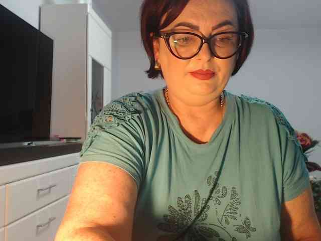 Emyllywhite webcam