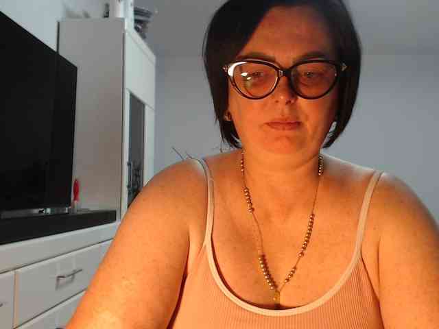 Emyllywhite webcam
