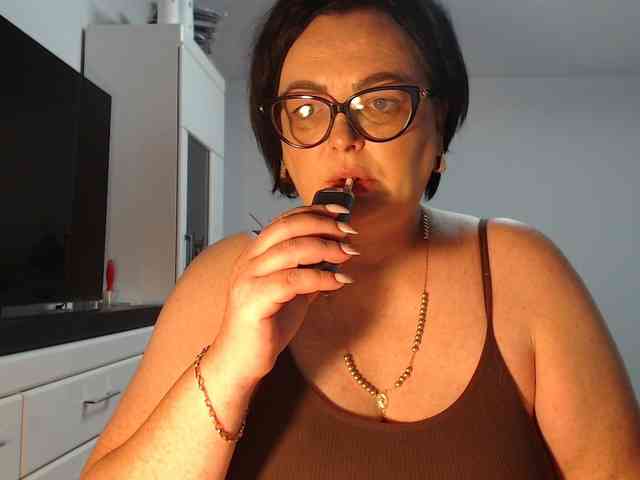 Emyllywhite webcam
