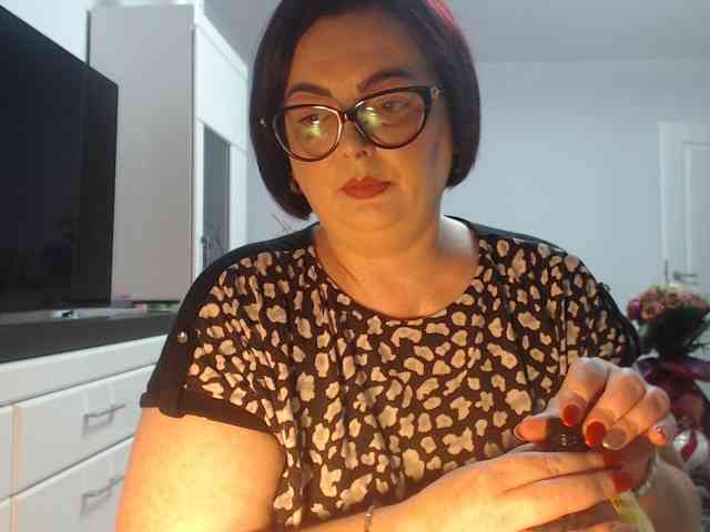 Emyllywhite webcam