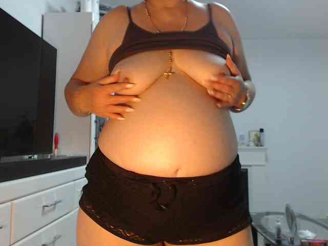 Emyllywhite webcam