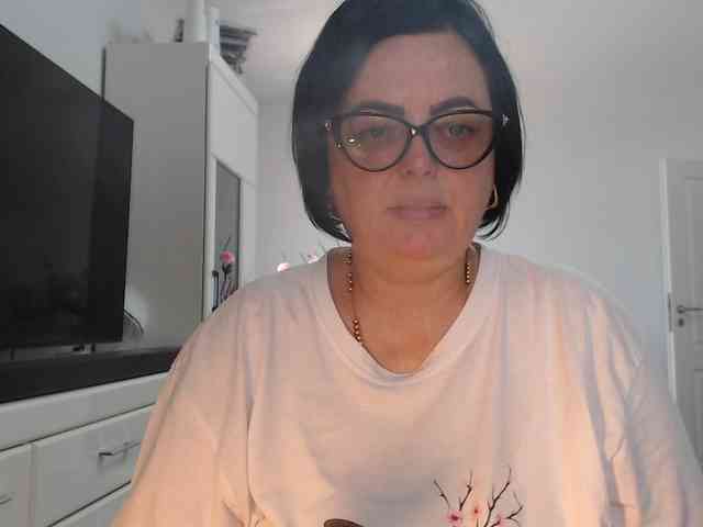 Emyllywhite webcam