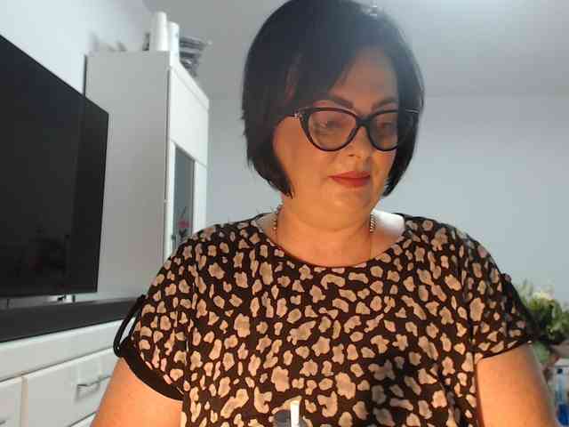 Emyllywhite webcam