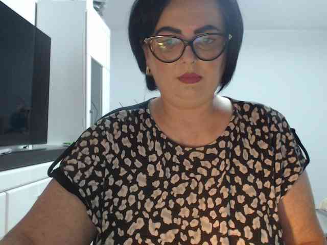 Emyllywhite webcam