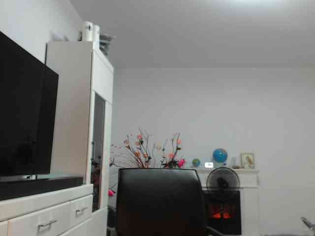 Emyllywhite Live Webcam on BongaCams