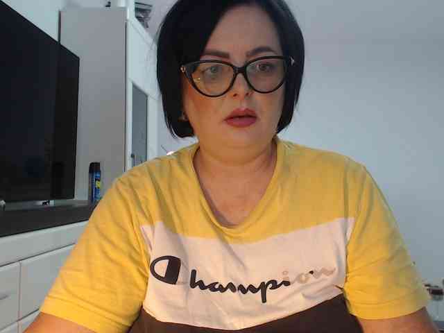 Emyllywhite webcam