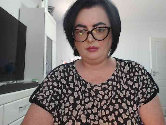 Emyllywhite webcam