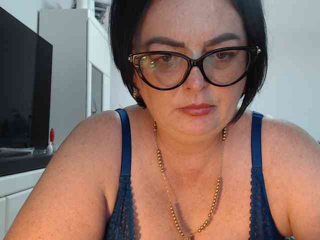 Emyllywhite webcam
