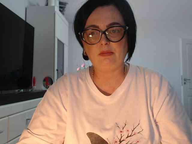 Emyllywhite webcam