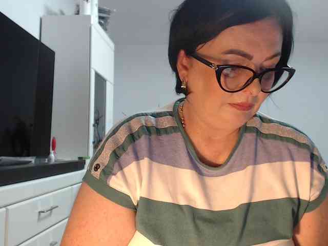 Emyllywhite webcam