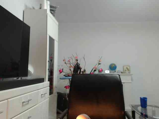 Emyllywhite webcam